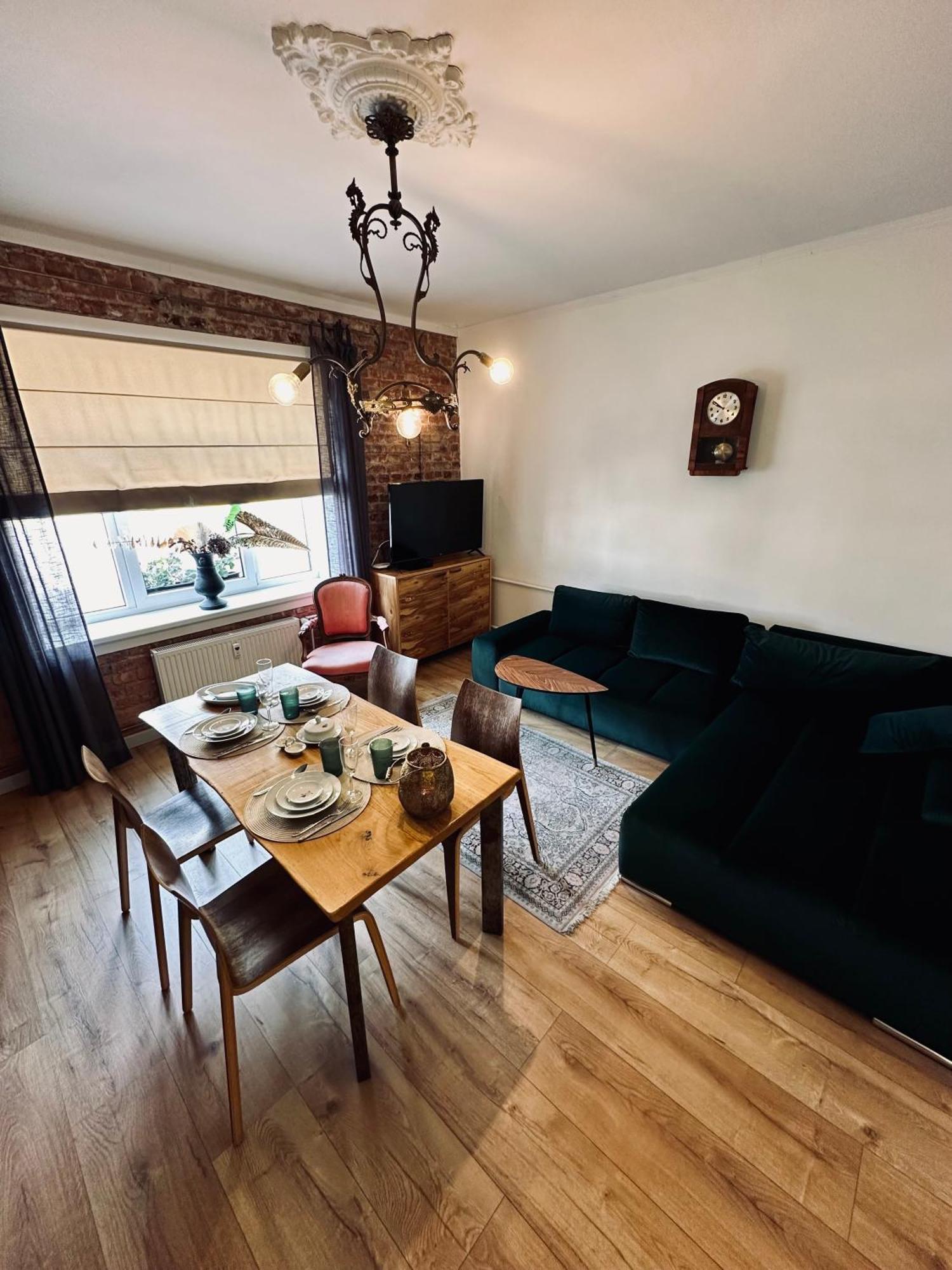 Apartamento Sophisticated Art Deco Near Sea, Centre And Parks Ventspils Exterior foto